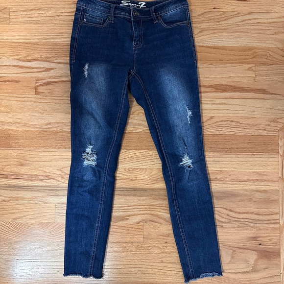 Seven(7) Jeans 5 - Picture 1 of 4